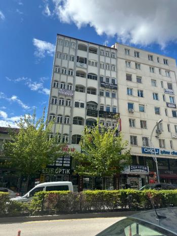 GÜVENAY - ÇORUM GAZİ CADDESİ ÜZERİ 3+1 KİRALIK OFİS 