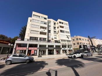 KÖŞKLÜÇİFTLİK'DE ANA YOL ÜZERİNDE TİCARİ İZİNLİ DAİRE 