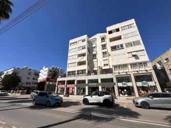 KÖŞKLÜÇİFTLİK'DE ANA YOL ÜZERİNDE TİCARİ İZİNLİ DAİRE 