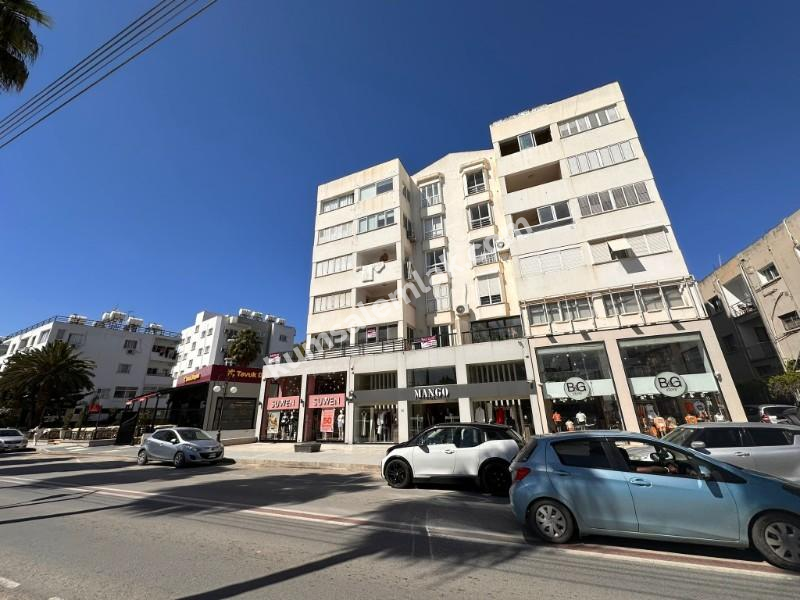KÖŞKLÜÇİFTLİK'DE ANA YOL ÜZERİNDE TİCARİ İZİNLİ DAİRE 