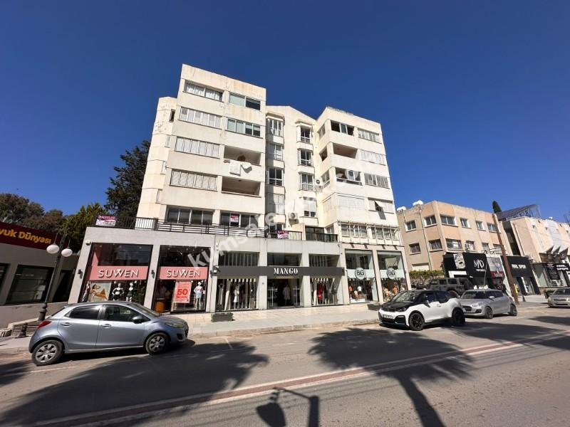 KÖŞKLÜÇİFTLİK'DE ANA YOL ÜZERİNDE TİCARİ İZİNLİ DAİRE 