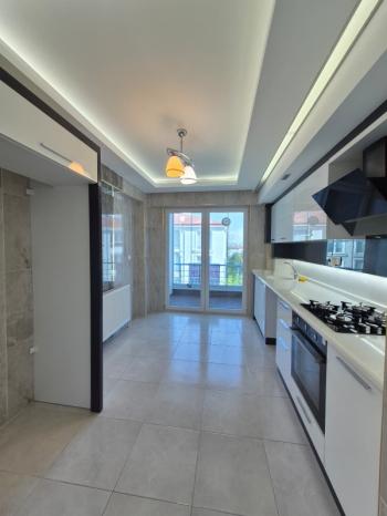 AFYON ÜÇOK EMLAKTAN GAZİ MAH 3+1 113M² SIFIR AYARINDA SATILIK DAİRE 