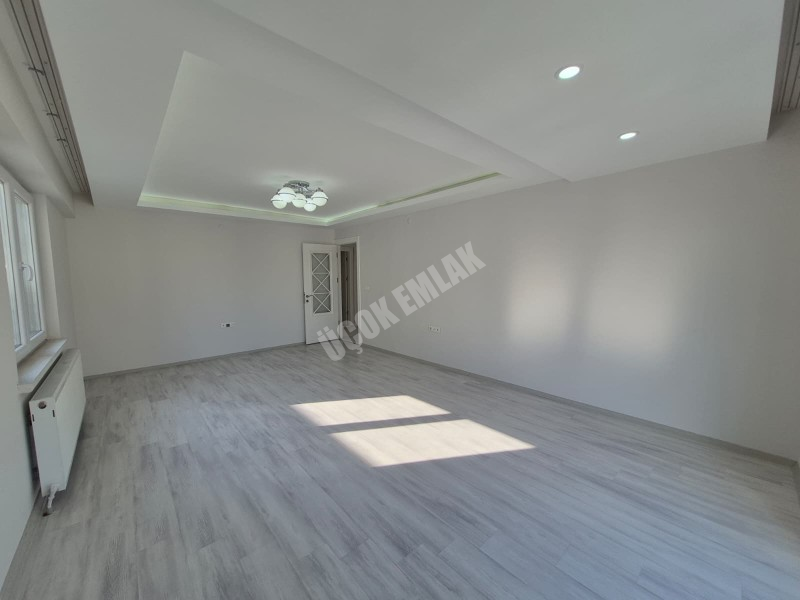 AFYON ÜÇOK EMLAKTAN GAZİ MAH 3+1 113M² SIFIR AYARINDA SATILIK DAİRE 