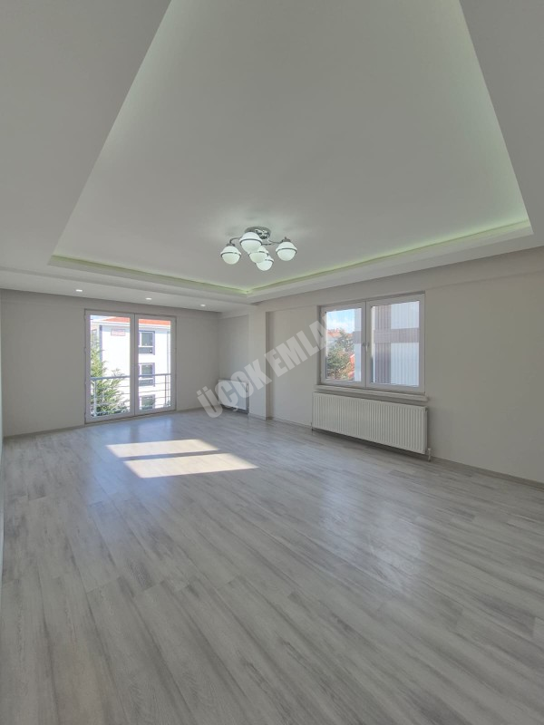 AFYON ÜÇOK EMLAKTAN GAZİ MAH 3+1 113M² SIFIR AYARINDA SATILIK DAİRE 