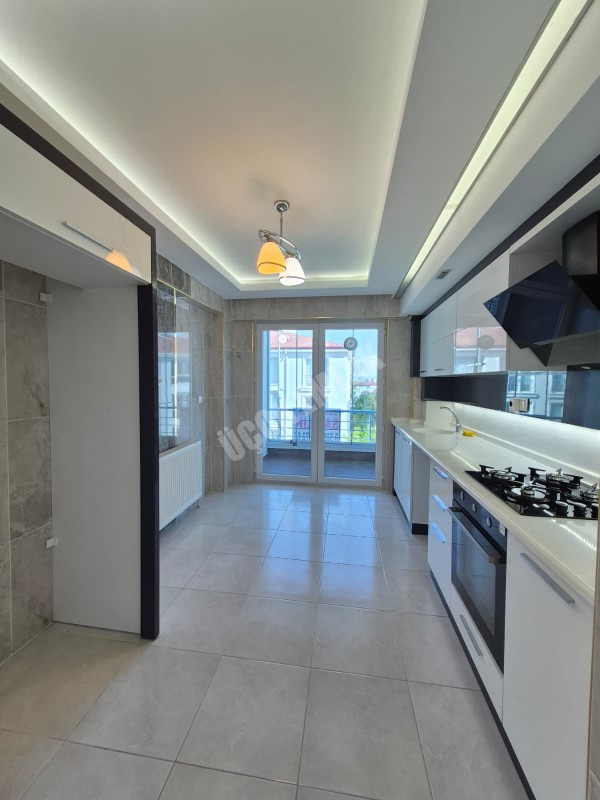 AFYON ÜÇOK EMLAKTAN GAZİ MAH 3+1 113M² SIFIR AYARINDA SATILIK DAİRE 
