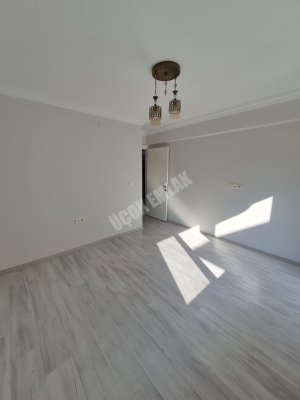 AFYON ÜÇOK EMLAKTAN GAZİ MAH 3+1 113M² SIFIR AYARINDA SATILIK DAİRE 