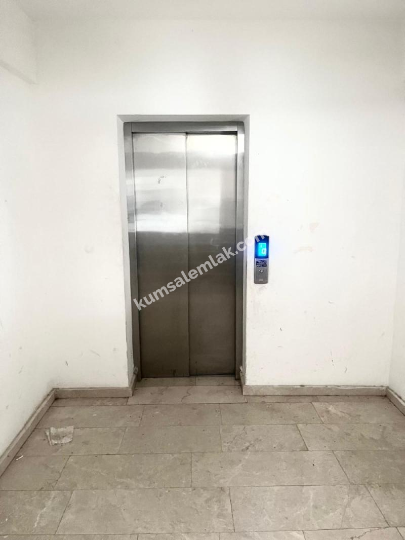 KÜÇÜK KAYMAKLI'DA TÜRK MALI EŞYALI SATILIK DAİRE 