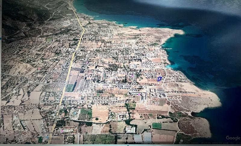 GİRNE  KARŞIYAKA'DA  SATILIK ARSA 