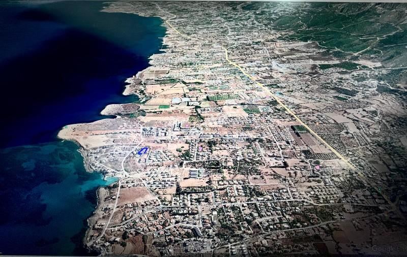 GİRNE  KARŞIYAKA'DA  SATILIK ARSA 