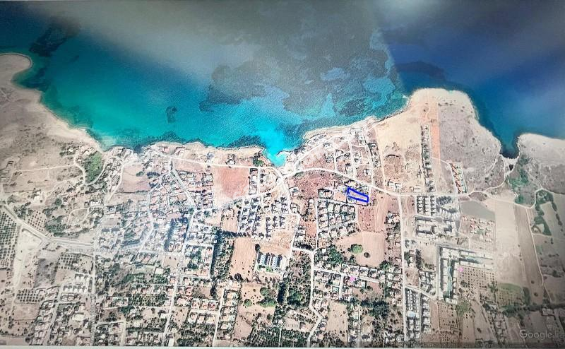 GİRNE  KARŞIYAKA'DA  SATILIK ARSA 
