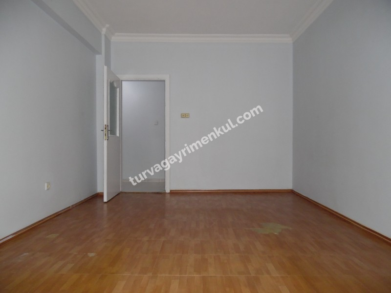 MUHİTTİN MAHALLESİNDE KİRALIK ARA KAT 3+1 DAİRE 