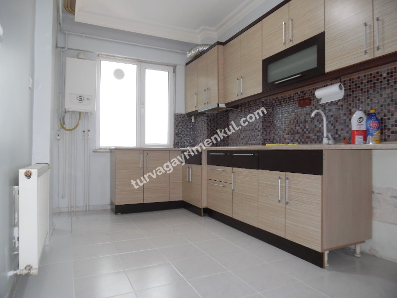 MUHİTTİN MAHALLESİNDE KİRALIK ARA KAT 3+1 DAİRE 
