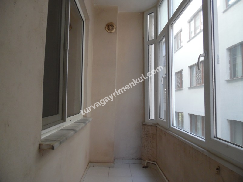 MUHİTTİN MAHALLESİNDE KİRALIK ARA KAT 3+1 DAİRE 