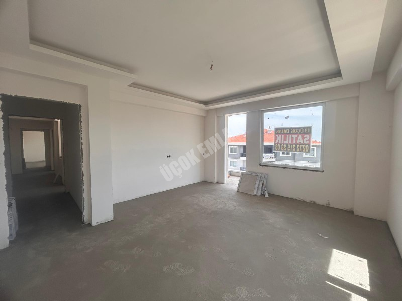 AFYON ÜÇOK EMLAKTAN KANLICA MAH 3+1 115M² SIFIR EBEVEYN BANYOLU SATILIK DAİRE 
