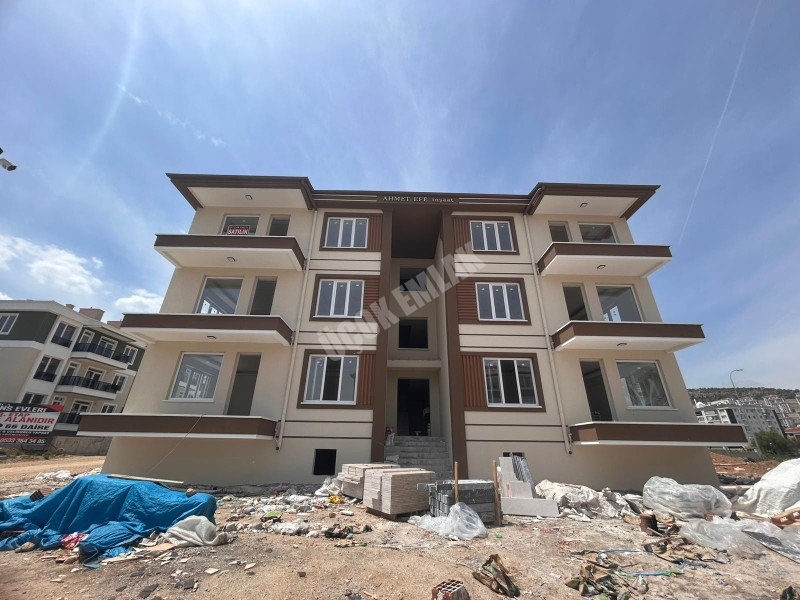 AFYON ÜÇOK EMLAKTAN KANLICA MAH 3+1 115M² SIFIR EBEVEYN BANYOLU SATILIK DAİRE 
