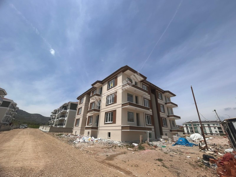 AFYON ÜÇOK EMLAKTAN KANLICA MAH 3+1 115M² SIFIR EBEVEYN BANYOLU SATILIK DAİRE 