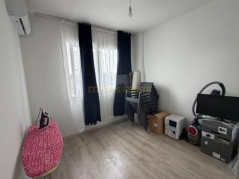 Lefkoşa Gönyeli'de 2 Katlı Binada Full Eşyalı Satılık 3+1 Daire
