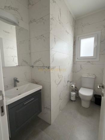 Lefkoşa Gönyeli'de 2 Katlı Binada Full Eşyalı Satılık 3+1 Daire