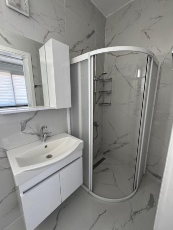 Lefkoşa Hamitköy'de Ebeveyn Banyolu Full Eşyalı Kiralık 2+1 Daire