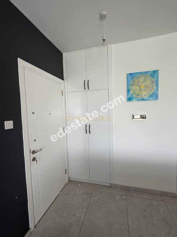 Lefkoşa Gönyeli'de 2 Katlı Binada Full Eşyalı Satılık 3+1 Daire