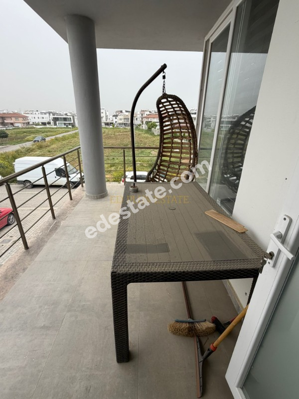 Lefkoşa Gönyeli'de 2 Katlı Binada Full Eşyalı Satılık 3+1 Daire
