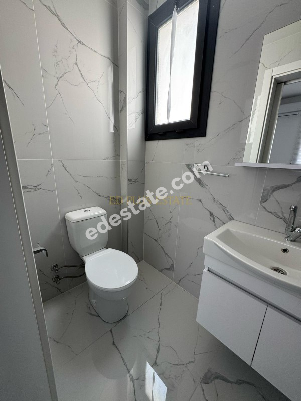 Lefkoşa Hamitköy'de Ebeveyn Banyolu Full Eşyalı Kiralık 2+1 Daire