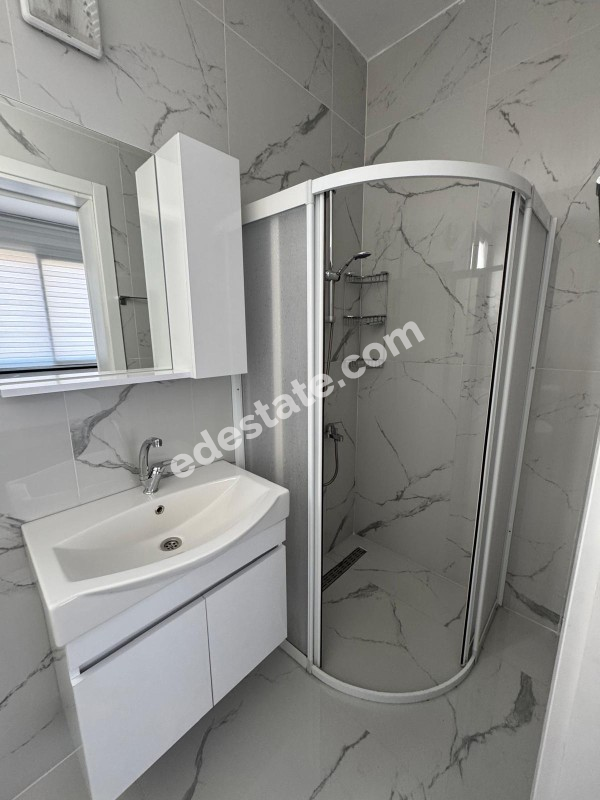 Lefkoşa Hamitköy'de Ebeveyn Banyolu Full Eşyalı Kiralık 2+1 Daire