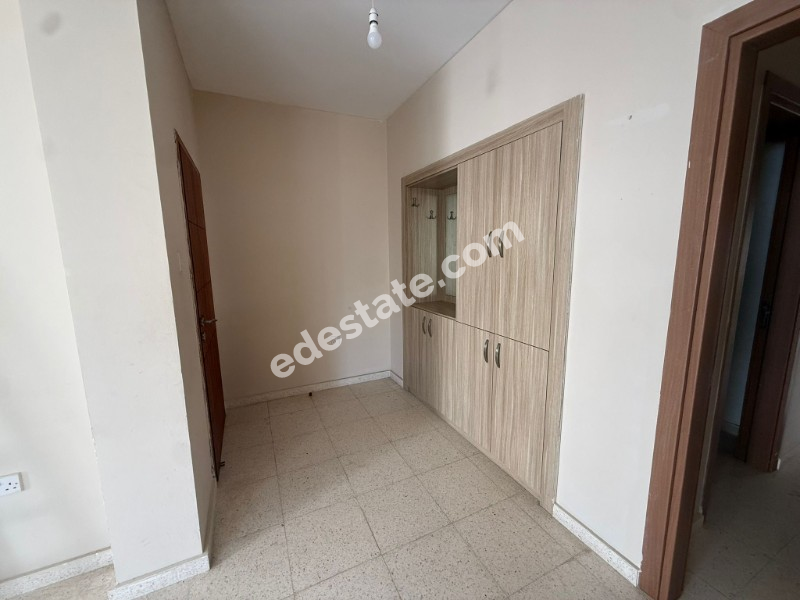 Lefkoşa Ortaköy'de Ebeveyn Banyolu Eşyasız Kiralık 2+1 Daire