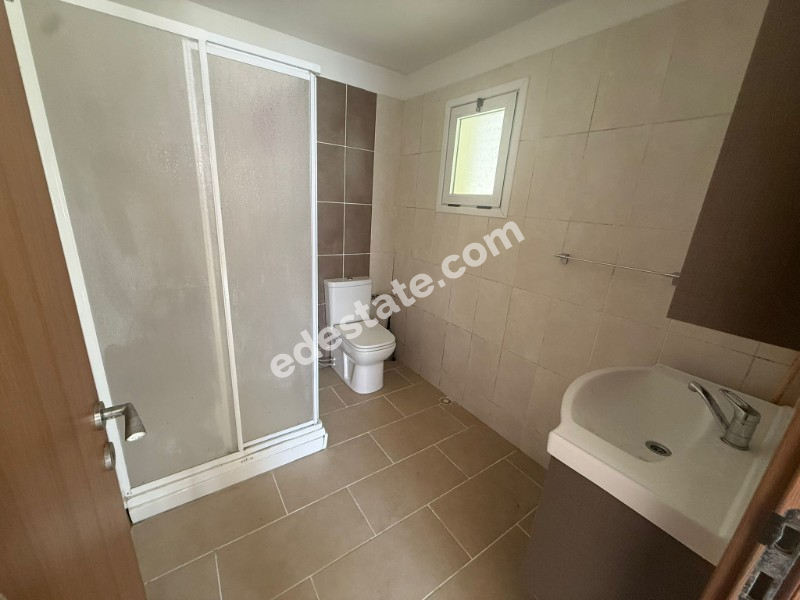 Lefkoşa Ortaköy'de Ebeveyn Banyolu Eşyasız Kiralık 2+1 Daire