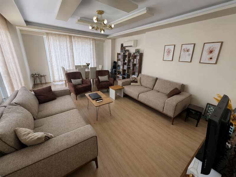 Elmas'tan Tek Blok ,Havuzlu,Doğalgazlı İskanlı,Soli Center Arkası Kaçmaz