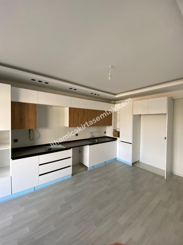 HATUNİYE MAHALLESİNDE SİTE İÇİ SATILIK YENİ YAPI 4+1 GENİŞ DAİRE