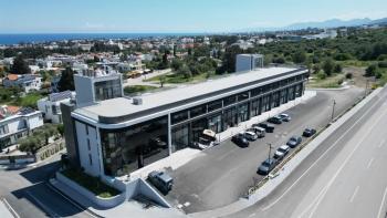 Kıbrıs Girne Edremit Çevreyolu Üzerinde Satılık Deniz ve Dağ Manzaralı Sıfır Dükkan