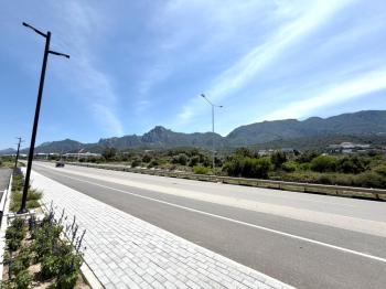 Kıbrıs Girne Edremit Çevreyolu Üzerinde Satılık Deniz ve Dağ Manzaralı Sıfır Dükkan