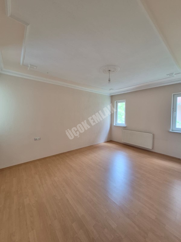  ✨ AFYON ÜÇOK EMLAKTAN MAREŞAL FEVZİ ÇAKMAK MAH 3+1 140M² TEMİZ BAKIMLI KİRALLIK DAİRE ✨