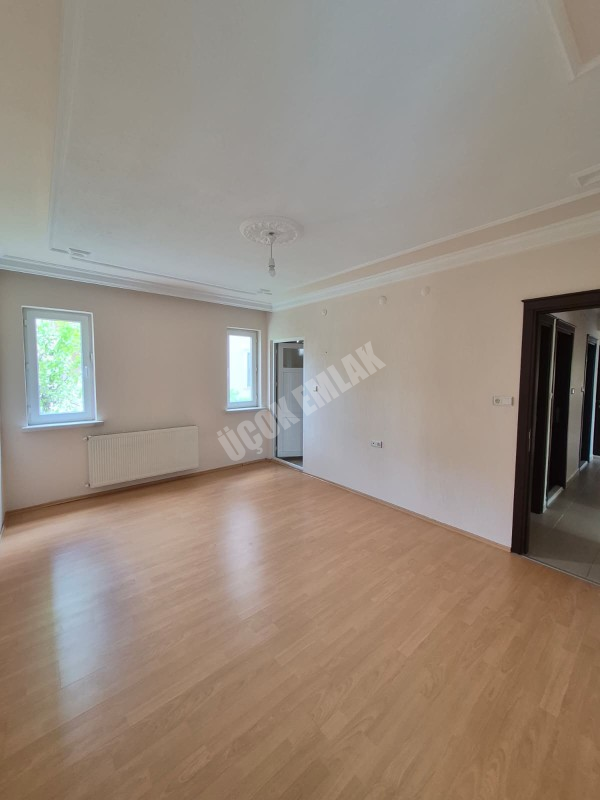 ✨ AFYON ÜÇOK EMLAKTAN MAREŞAL FEVZİ ÇAKMAK MAH 3+1 140M² TEMİZ BAKIMLI KİRALLIK DAİRE ✨