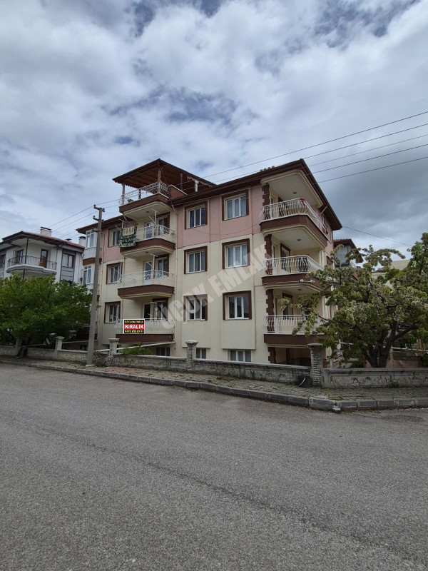  ✨ AFYON ÜÇOK EMLAKTAN MAREŞAL FEVZİ ÇAKMAK MAH 3+1 140M² TEMİZ BAKIMLI KİRALLIK DAİRE ✨