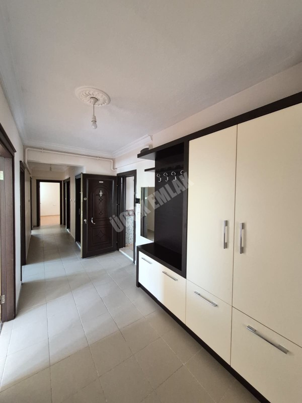  ✨ AFYON ÜÇOK EMLAKTAN MAREŞAL FEVZİ ÇAKMAK MAH 3+1 140M² TEMİZ BAKIMLI KİRALLIK DAİRE ✨