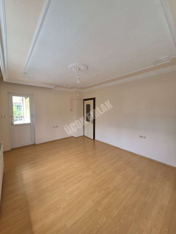 ✨ AFYON ÜÇOK EMLAKTAN MAREŞAL FEVZİ ÇAKMAK MAH 3+1 140M² TEMİZ BAKIMLI KİRALLIK DAİRE ✨