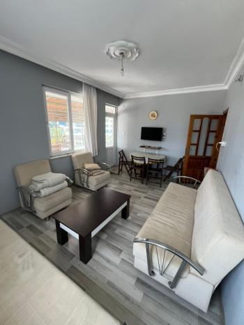 İSA GÜÇÜLMEZ CADDESİNDE KİRALIK EŞYALI 2+1 EŞYALI DAİRE MAHMUTLAR ALANYA ANTALYA 