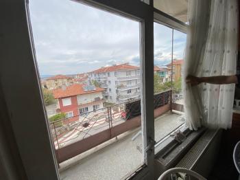 GÜVENAY - ÇORUM BAHÇELİEVLER MAH. KARŞIYAKA ANAOKULU CİVARI KOMPLE SATILIK BİNA
