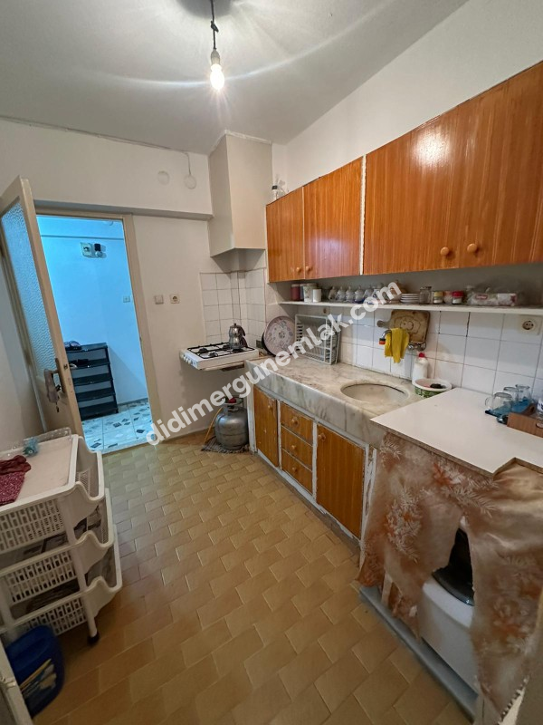  ALTINKUM MAHALLESİ’NDE BULVARA ÇOK YAKIN KATTA TEK 2+1 AYRI MUTFAK DAİRE