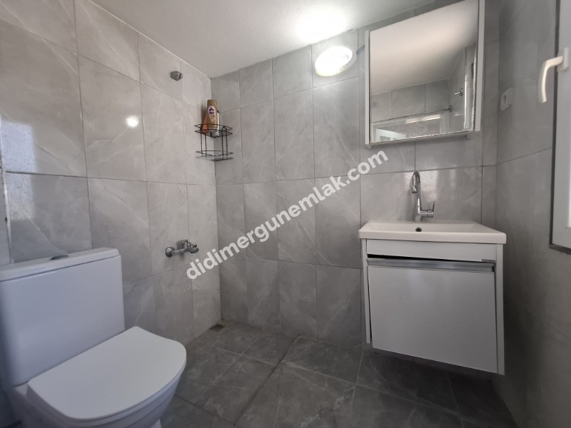 ÇAMLIK MAHALLESİ AYTEPE SİTESİ’NDE PLAJA 200 METRE 3+1 FIRSAT VİLLA