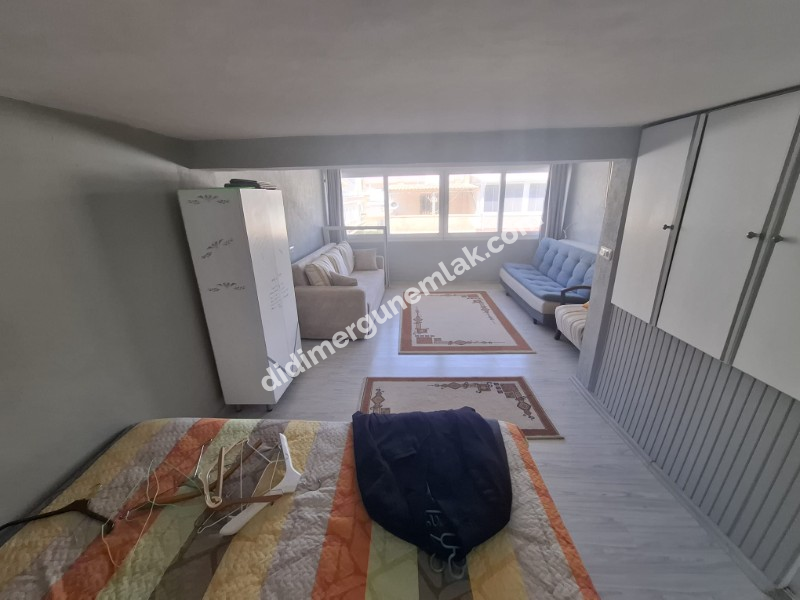 ÇAMLIK MAHALLESİ AYTEPE SİTESİ’NDE PLAJA 200 METRE 3+1 FIRSAT VİLLA