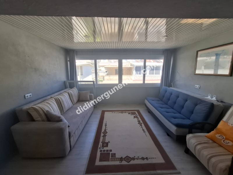 ÇAMLIK MAHALLESİ AYTEPE SİTESİ’NDE PLAJA 200 METRE 3+1 FIRSAT VİLLA