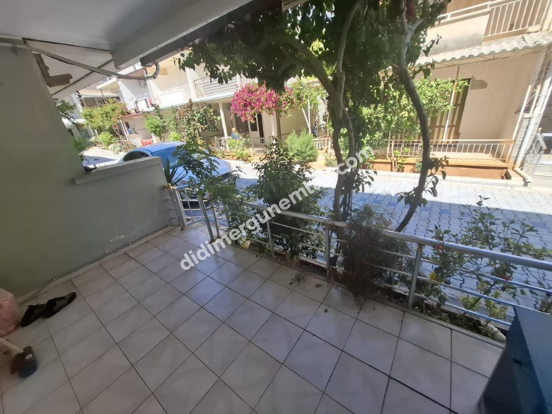 ÇAMLIK MAHALLESİ AYTEPE SİTESİ’NDE PLAJA 200 METRE 3+1 FIRSAT VİLLA