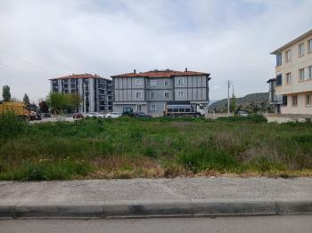 GÜVENAY - ÇORUM ULUKAVAK  AKŞEMSEDDİN CADDESİ CİVARI PROJEDEN SATILIK LÜKS 3+1 DAİRE