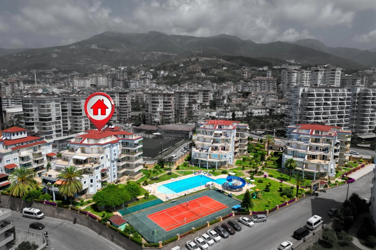 Helios’ta Havuz Manzaralı Geniş 2+1