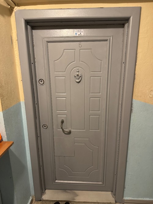 Yeşilpınar'da 80 m2 Balkonlu Arakat Temiz 2+1 Satılık Daire