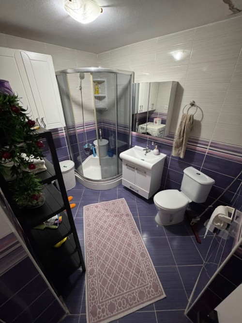 Yeşilpınar'da 80 m2 Balkonlu Arakat Temiz 2+1 Satılık Daire