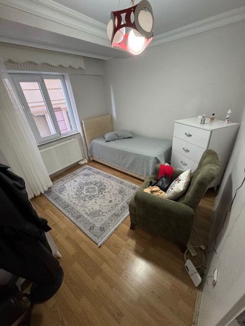 Yeşilpınar'da 80 m2 Balkonlu Arakat Temiz 2+1 Satılık Daire